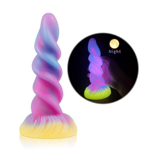 Comfortable Lifelike Silicone Dildo With Strong Suction Cup Design Soft Material  For Pleasure